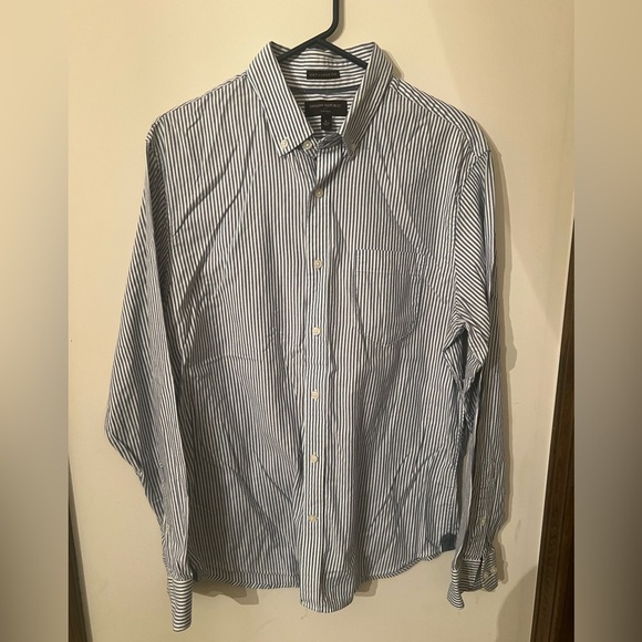 Banana Republic Other - Banana Republic Men’s Untucked Button Down Shirt